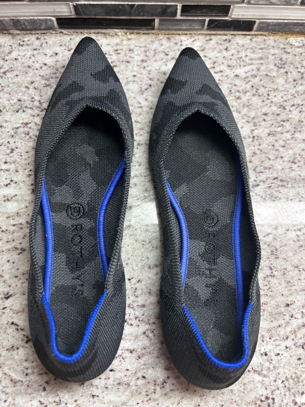 Rothy’s Gray/black CamoBlack Pointed-Toe Slip-On Shoes size 10 - Picture 4 of 9